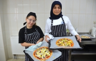Öğrenciler glütensiz pizza hazırladı