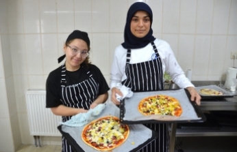 Öğrenciler glütensiz pizza hazırladı